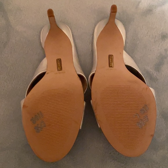 NWOT Louise et Cie women’s silver mule slide heels - Picture 3 of 6